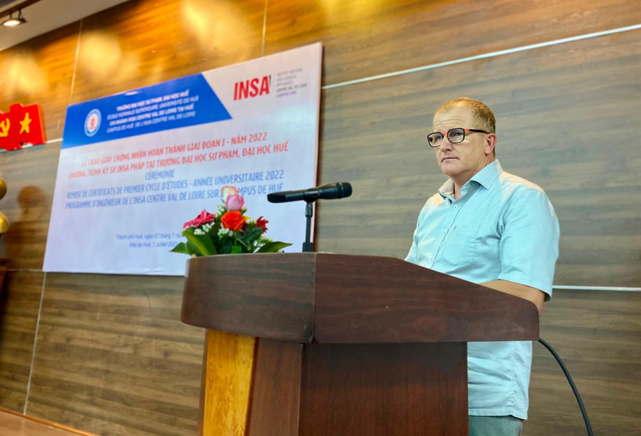 Ông Dominique Laffly – Tùy viên Hợp tác Khoa học và Đại học, Đại sứ quán Pháp chia sẻ tại buổi lễ. Ông Dominique Laffly – Tùy viên Hợp tác Khoa học và Đại học, Đại sứ quán Pháp chia sẻ tại buổi lễ.