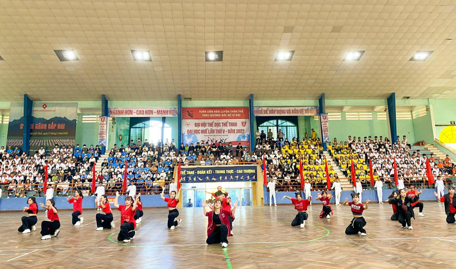 Văn nghệ sôi động chào mừng Đại hội.