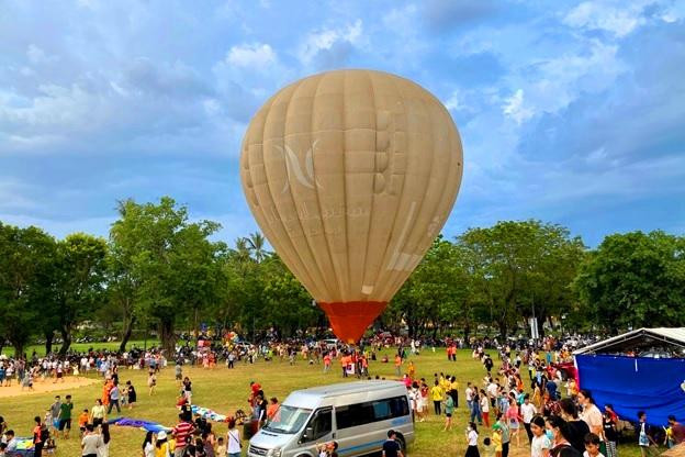 Khinh khí cầu lớn có đường kính 25-28m được sử dụng để bay tự do chở khách ở độ cao khoảng từ 300-500m, mỗi chuyến bay kéo dài 45-60 phút. Khinh khí cầu mini đường kính 6-10m sẽ được sử dụng để bay treo ở độ cao 10m-20m.