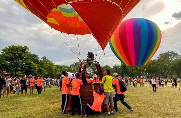 Được biết, tất cả các khinh khí cầu trước khi đưa vào hoạt động đã được kiểm tra nghiêm ngặt. Các phi công tham gia bay đều phải có bằng quốc tế nên sẽ đảm bảo an toàn tuyệt đối.