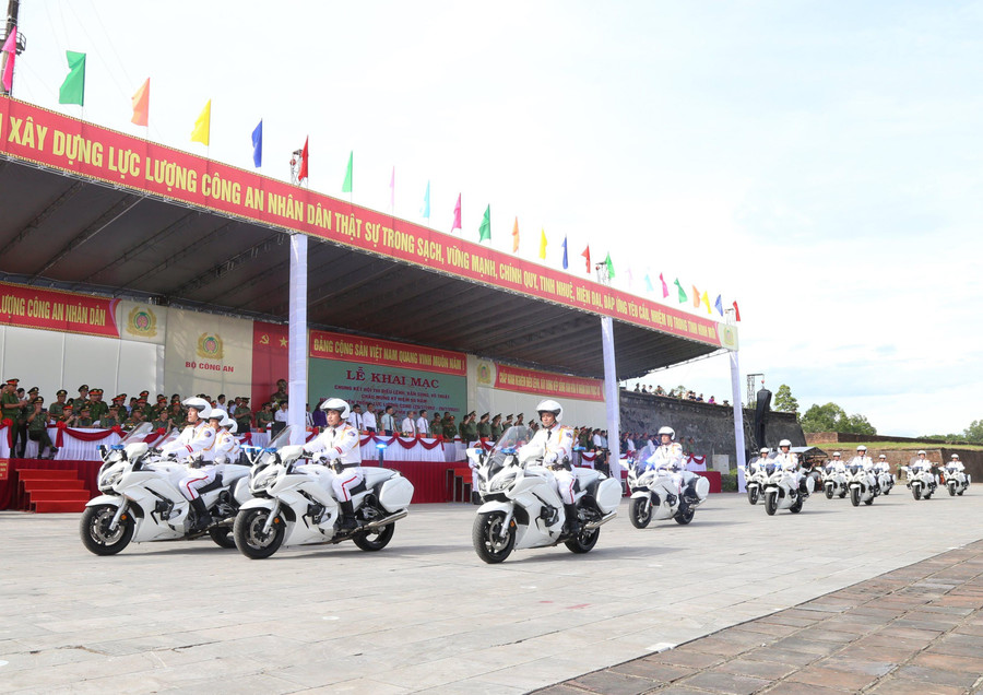 Xe mô tô của Bộ Tư lệnh cảnh vệ. Xe mô tô của Bộ Tư lệnh cảnh vệ.