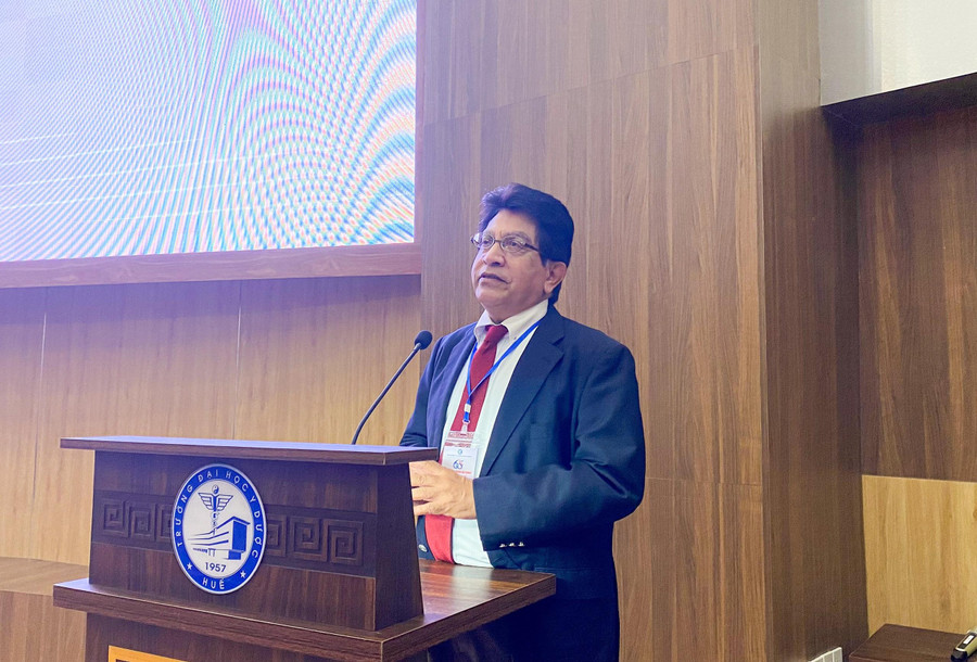 Ông Khaleque N Khan - Giám đốc Dự án Uni Medicine, Đại sứ Hiệp hội Lạc Nội mạc Tử cung thế giới trình bày Báo cáo tổng quan tại Hội nghị với chủ đề “Các bệnh lý phụ khoa lành tính: Các hiểu biết hiện tại”. Ông Khaleque N Khan - Giám đốc Dự án Uni Medicine, Đại sứ Hiệp hội Lạc Nội mạc Tử cung thế giới trình bày Báo cáo tổng quan tại Hội nghị với chủ đề “Các bệnh lý phụ khoa lành tính: Các hiểu biết hiện tại”.