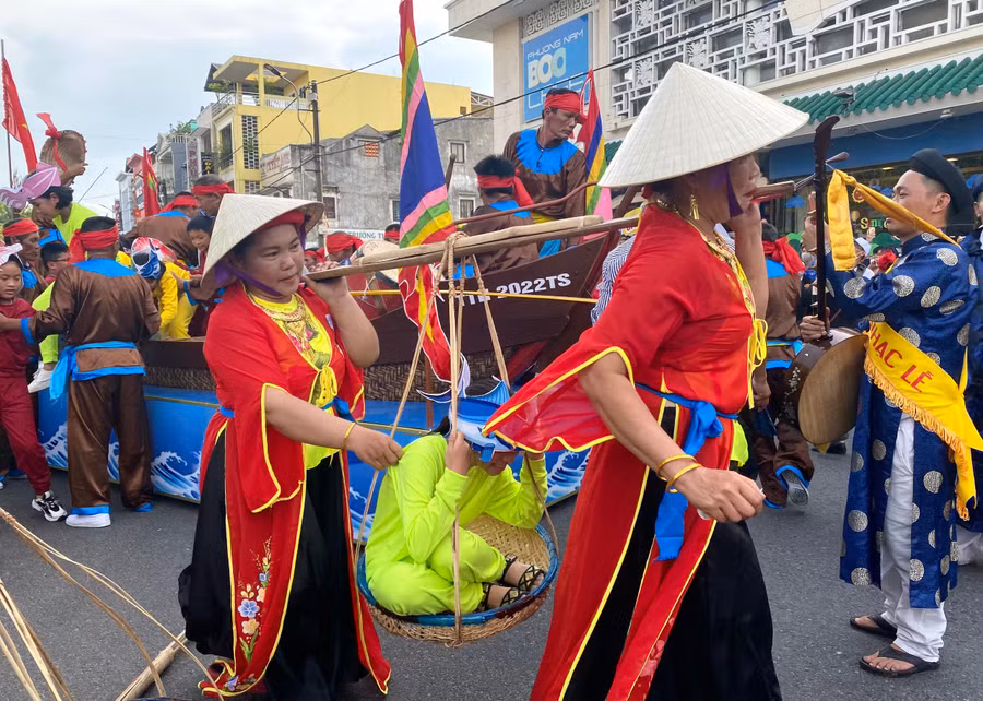 Rộn ràng Lễ hội đường phố đa sắc màu tại Festival Huế 2022