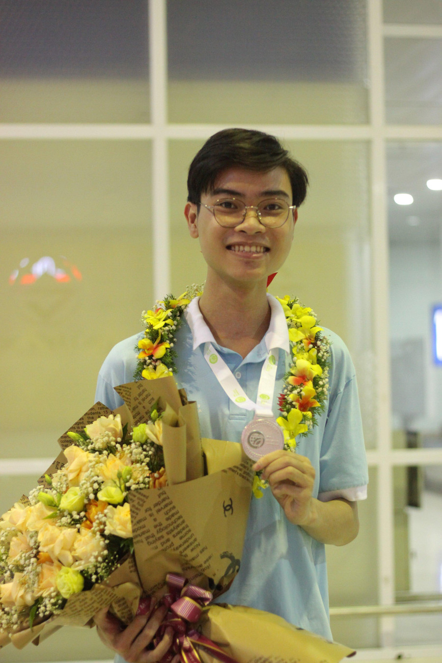 Em Trương Văn Quốc Đạt - Huy chương Bạc Olympic Sinh học Quốc tế năm 2022. Em Trương Văn Quốc Đạt - Huy chương Bạc Olympic Sinh học Quốc tế năm 2022.