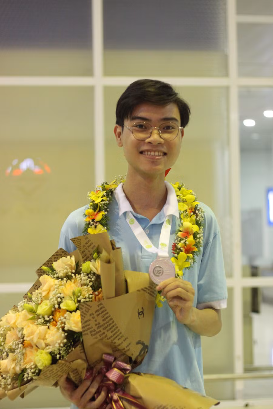 Em Trương Văn Quốc Đạt - Huy chương Bạc Olympic Sinh học Quốc tế năm 2022.