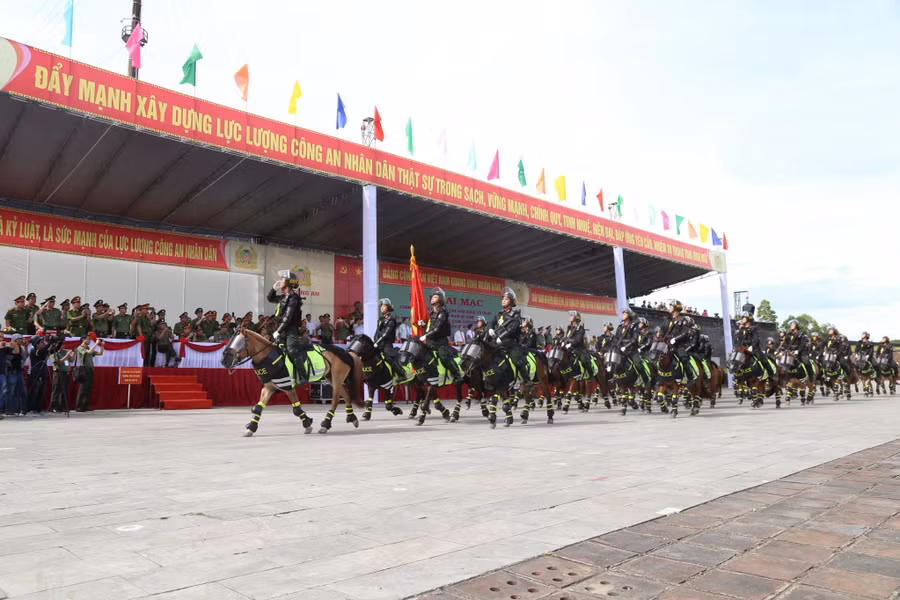 Đội kỵ binh thuộc Bộ Tư lệnh Cảnh sát cơ động.