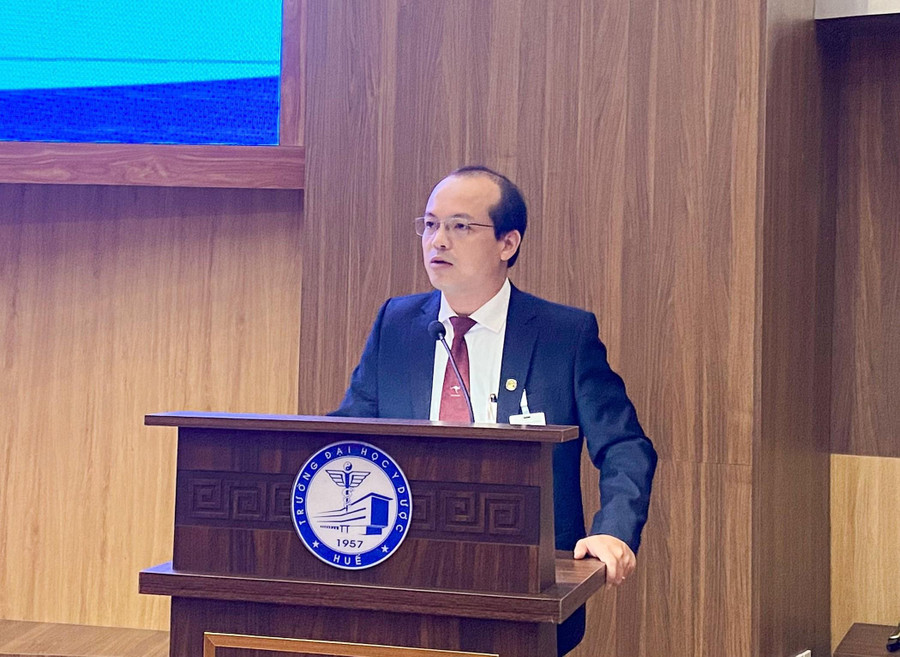 PGS.TS Nguyễn Minh Tâm – Phó Hiệu trưởng Trường Đại học Y Dược, Đại học Huế phát biểu khai mạc Hội nghị sau đại học - nghiên cứu sinh quốc tế. PGS.TS Nguyễn Minh Tâm – Phó Hiệu trưởng Trường Đại học Y Dược, Đại học Huế phát biểu khai mạc Hội nghị sau đại học - nghiên cứu sinh quốc tế.