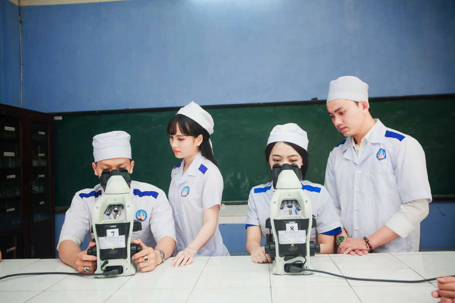 Chất lượng đào tạo được nâng cao, HSSV ra trường nhận được việc làm sớm. Chất lượng đào tạo được nâng cao, HSSV ra trường nhận được việc làm sớm.