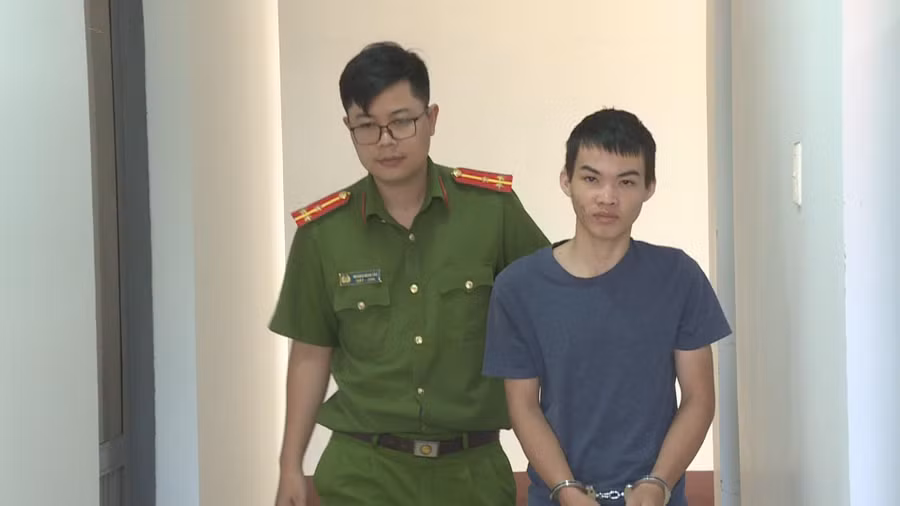 Đối tượng Nông Văn Bằng tại cơ quan Công an (ảnh: SĐ).