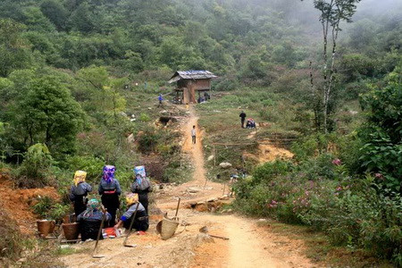 Đường vào Chế Tạo