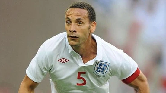 Rio Ferdinand trở lại đội tuyển Anh