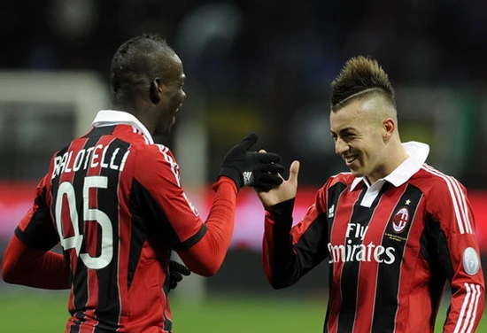 AC Milan giữ chân El Shaarawy đến năm 2018