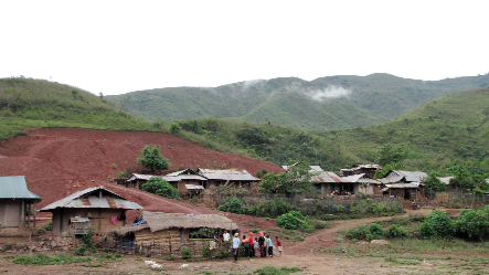 Một góc bản Tá Miếu