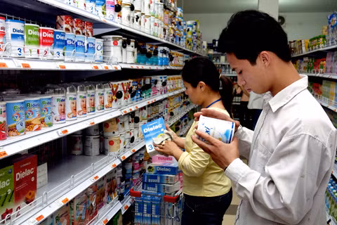 Sữa bột lại đòi tăng giá