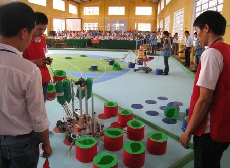 Có 8 đội tham dự cuộc thi Robocon 2013 khu vực miền Trung – Tây Nguyên