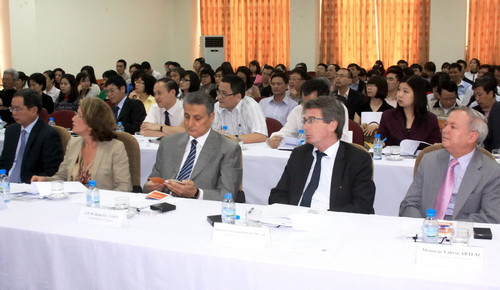 Các vị đại biểu, học viên khóa học tham dự Buổi lễ khai giảng. Ảnh, Bá Hải