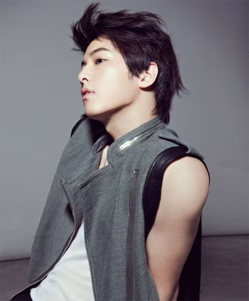 Diễn viên với khuôn mặt thiên thần Song Joong Ki ở vị trí số 7.