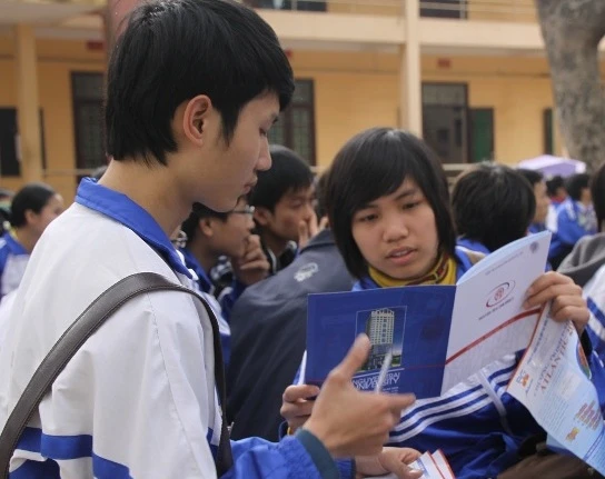 Tự chủ tuyển sinh: Hạ điểm sàn tùy tiện là &quot;tự sát&quot;