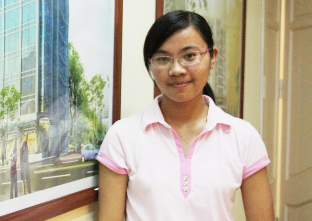 Thủ khoa khối D Trường ĐHSP Hà Nội 2012 Nguyễn Thùy Dung. Ảnh: NN