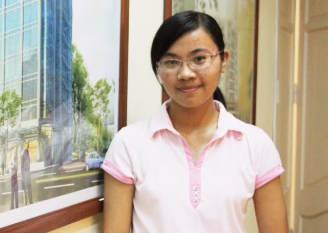 Thủ khoa khối D Trường ĐHSP Hà Nội 2012 Nguyễn Thùy Dung. Ảnh: NN