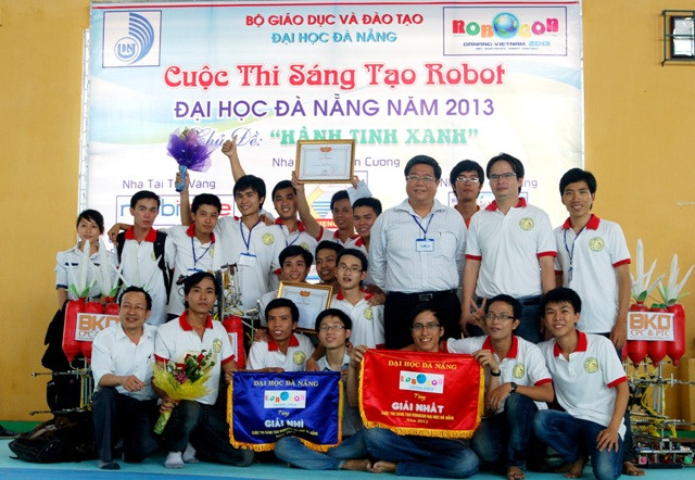 Có 8 đội tham dự cuộc thi Robocon 2013 khu vực miền Trung – Tây Nguyên ảnh 2 Có 8 đội tham dự cuộc thi Robocon 2013 khu vực miền Trung – Tây Nguyên ảnh 2