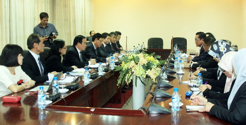 Bộ trưởng Phạm Vũ Luận tiếp Bộ trưởng Darussalam và các thành viên. Ảnh, gdtd.vn