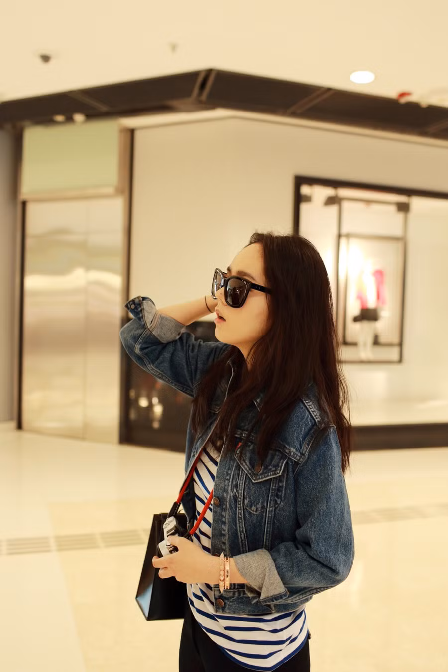 Vợ chồng Han Ga In tình tứ như thưở mới yêu ảnh 10