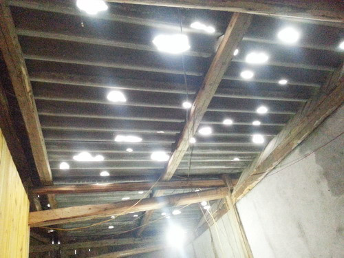 Mái Proxi mang bị xuyen thủng