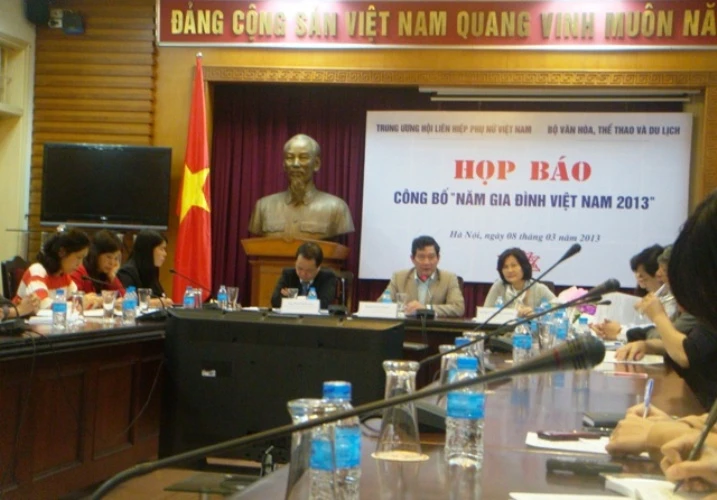 Năm Gia đình Việt Nam 2013 mang chủ đề &quot;Kết nối yêu thương&quot;