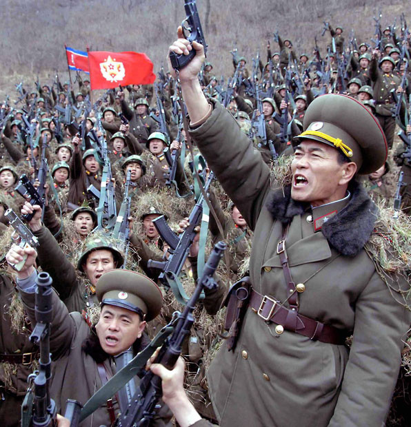 Những hình ảnh ấn tượng trong tuần ảnh 4 The North Korean Central News Agency has released photos, saying the North Korean army is ready to fight against South Korea and the United States