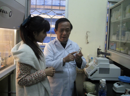 GS.NGND Nguyễn Lân Dũng: Học trò và con của tôi, giỏi hơn tôi nhiều