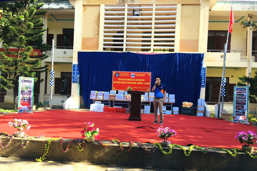 Đ/c Trần Thế Anh - Phó bí thư đoàn MB Hoàn Kiếm phát biểu