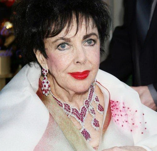 Elizabeth Taylor nhận giải thưởng làm từ thiện