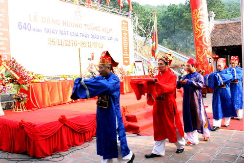 Rước văn tế . Ảnh, gdtd.vn