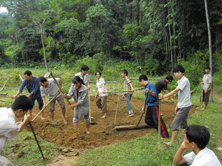 Sự học nơi điểm trường cắm bản