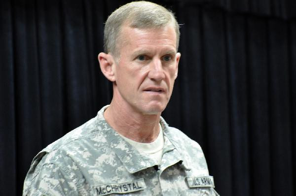 10 nhân vật được thế giới chú ý nhất năm 2010 ảnh 7 Stanley Allen McChrystal Following unflattering remarks about US President Barack Obama’s Afghanistan policies attributed to McChrystal and his aides in a Rolling Stone article, McChrystal, then commander of International Security Assistance Force in Afghanistan and US Forces in Afghanistan, was recalled to Washington where Obama accepted his resignation on July 23. Days after being relieved of his duties in Afghanistan, the four-star general announced his retirement. U.S. takes Pakistan into confidence on McChrystal’s remove