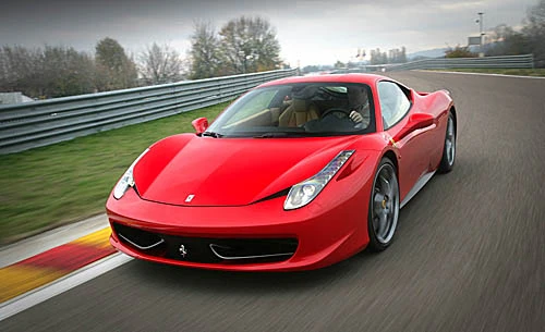 Nhiều giải thưởng quốc tế dành cho Ferrari 458 Italia