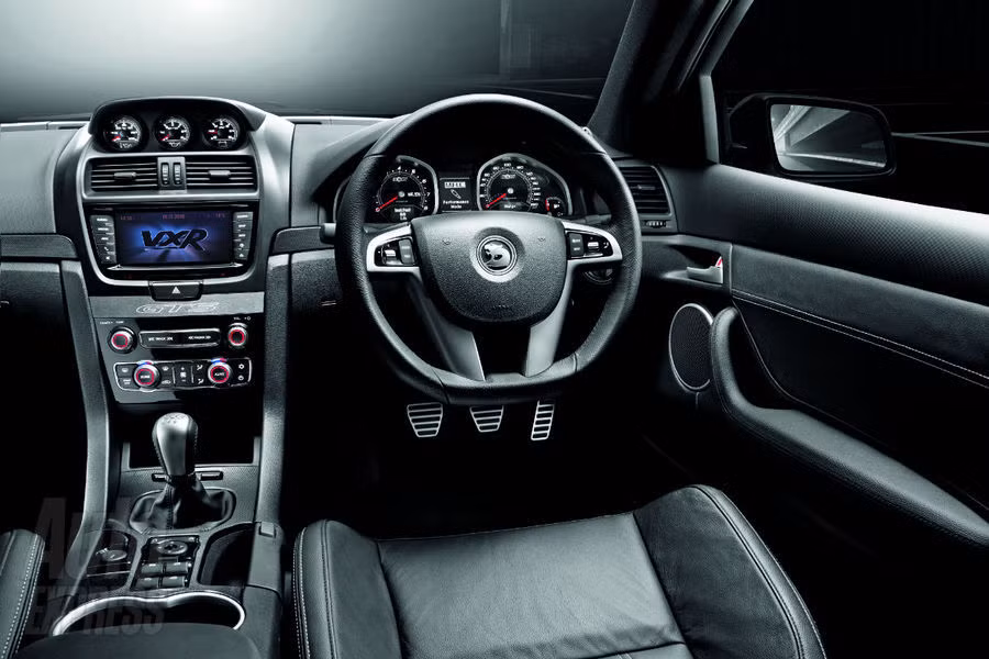 Vauxhall hồi sinh mẫu sedan thể thao VXR8 ảnh 2