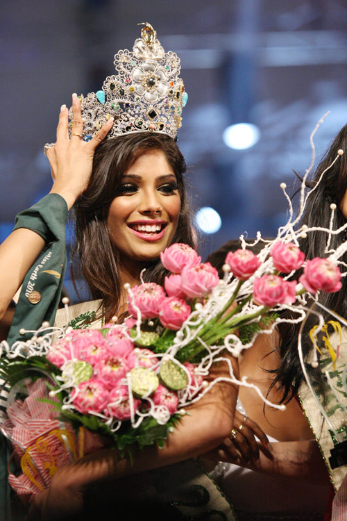 Chiêm ngưỡng sắc đẹp của Tân Hoa hậu Trái đất 2010 ảnh 14