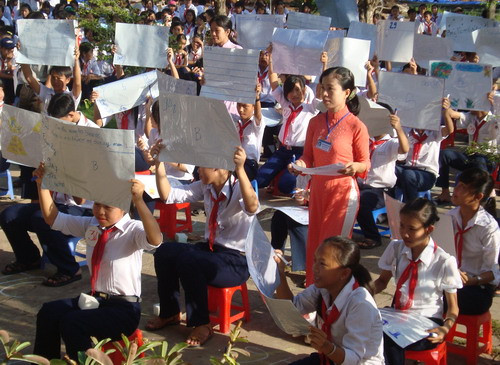 ’’Rung chuông vàng’’ với chủ đề ’’An toàn giao thông’’