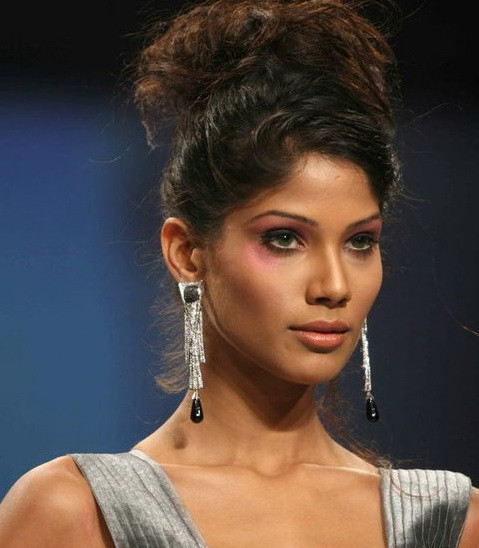 Chiêm ngưỡng sắc đẹp của Tân Hoa hậu Trái đất 2010 ảnh 6