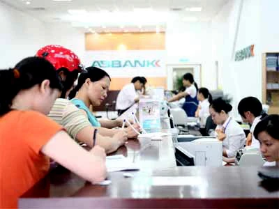 Lãi suất qua đêm trên 11%