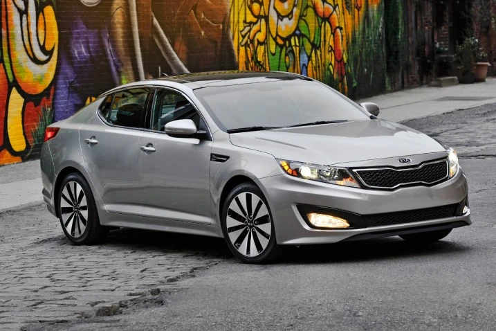 Kia Optima 2011 có khả năng bị lỗi chân ga