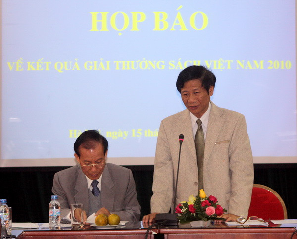 Trao 86 giải thưởng sách năm 2010 ảnh 1