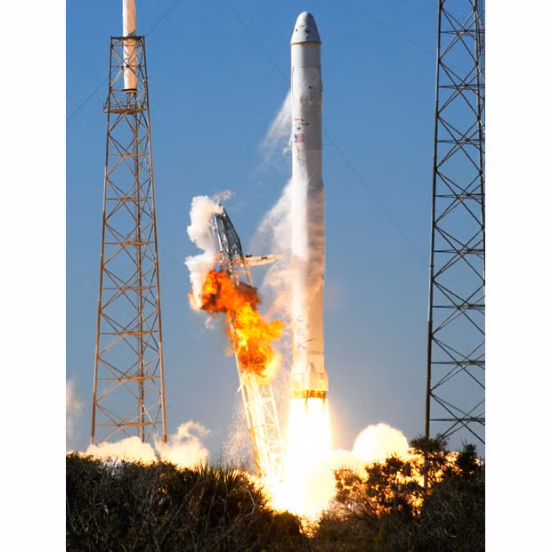 SpaceX’s Falcon 9 rocket lifts off from launch pad 40 at Cape Canaveral, Florida. SpaceX successfully launched the Dragon space capsule into orbit, marking the first such attempt by a private enterprise that could pave the way for the future of space travel...