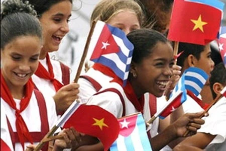 Điện mừng 50 năm quan hệ Việt Nam-Cuba