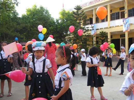 Giáo viên không được ép buộc HS học thêm để thu tiền