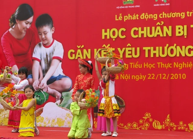 Chúng em học chuẩn bị Tết