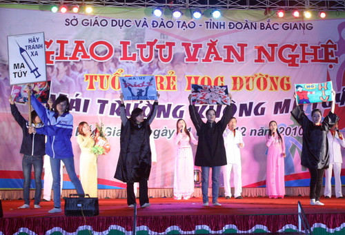 Màn nghệ thuật: hãy đẩy lùi căn bệnh thế kỷ. Ảnh, gdtd.vn