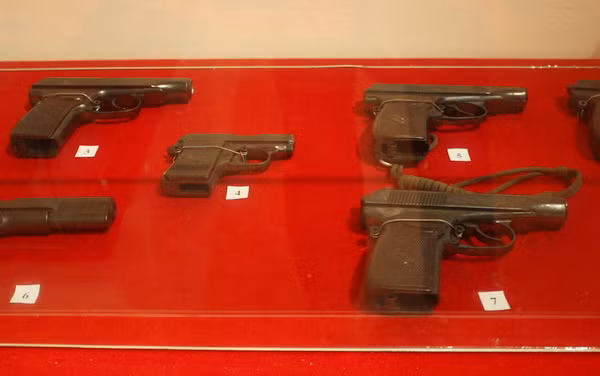 Những kỉ vật biết nói ảnh 21